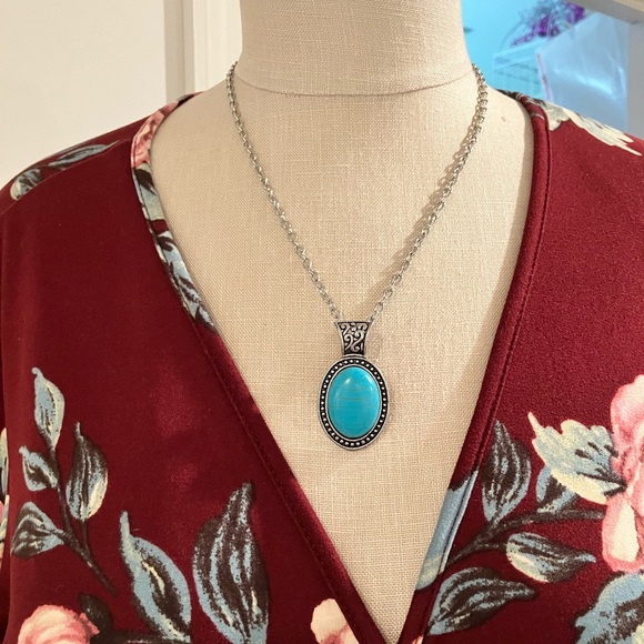 IZ BYER SIZE L WRAP V-NECK TOP W/FLAIR BELL SLEEVES, PEPLUM & TURQUOISE NECKLACE - Picture 2 of 12